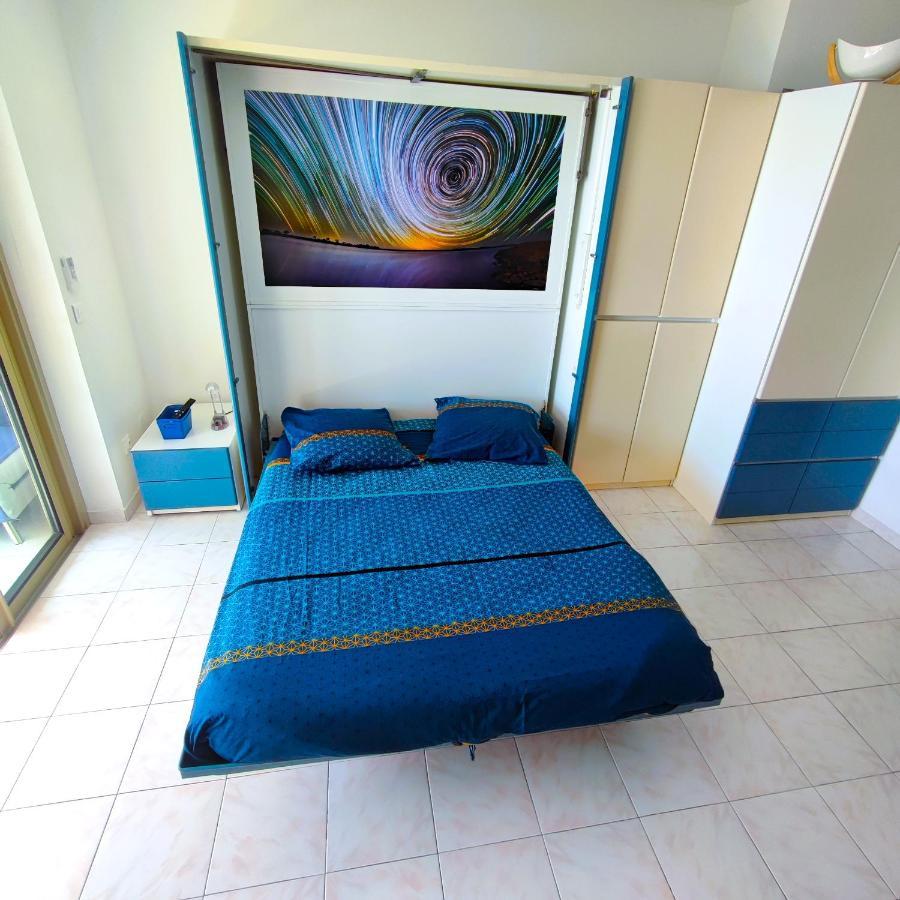 Grand Studio Bord De Mer- Acces Direct Aux Plages Saint-Laurent-du-Var Zewnętrze zdjęcie
